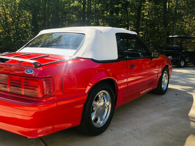 1989 Ford Mustang GT CONVERTIBLE - photo 4