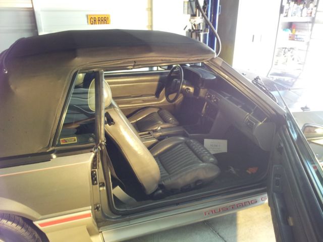 1989 Ford Mustang GT - photo 2