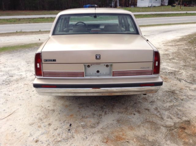 1989 Oldsmobile Ninety-Eight Regancy Brougham - photo 6