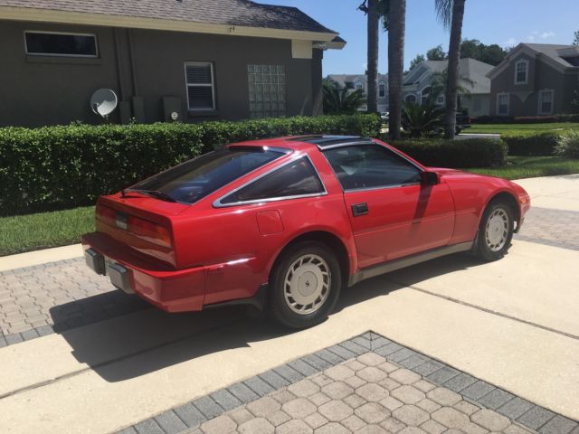1989 Nissan 300ZX Red with T-top, original black interior 1989 Nissan 300ZX Velour cloth seats