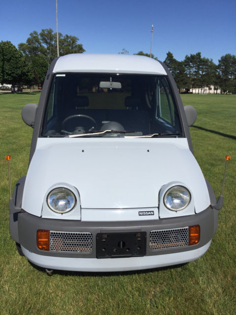 1989 Nissan Other Cargo Van - photo 2
