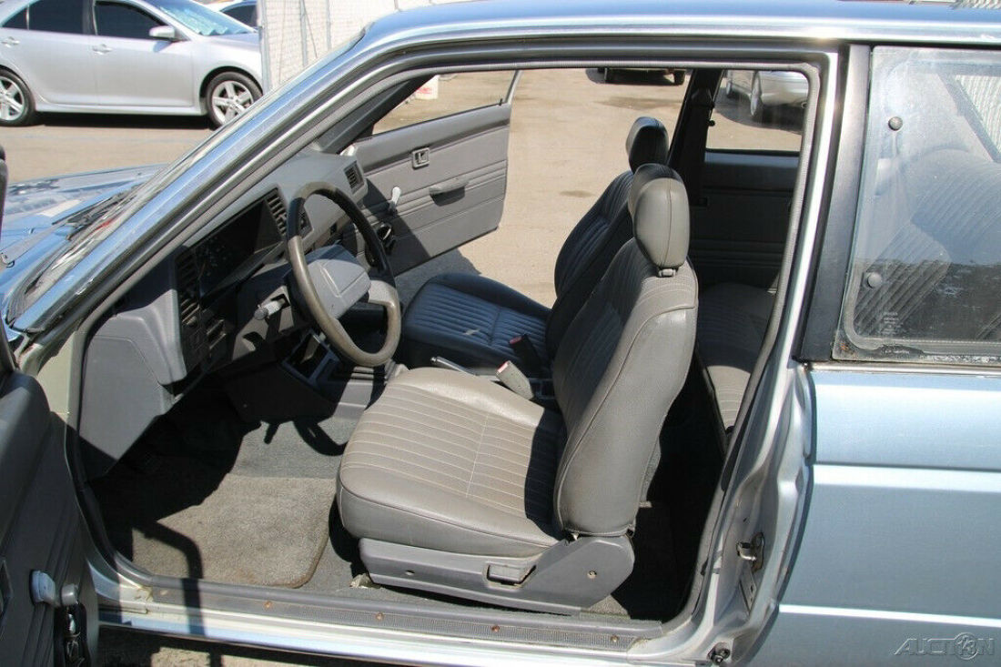 1989 Nissan Sentra XE - photo 12