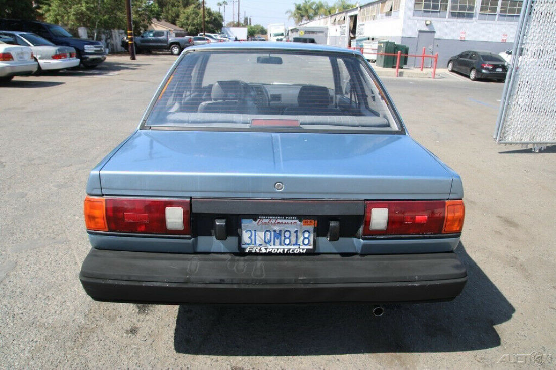 1989 Nissan Sentra XE - photo 6
