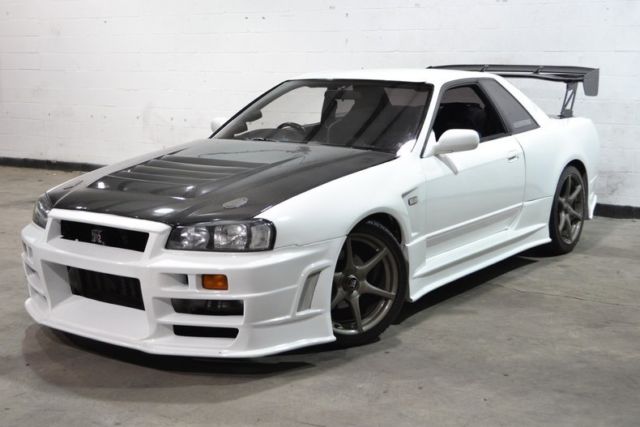 1989 Nissan Skyline GT-R -- Cristal White - RB26DETT - 5 Speed - 118,000 miles 1989 Nissan GT-R R32 GT-R