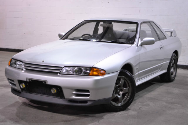 1989 Nissan Skyline GT-R -- Spark Silver Metallic - RB26DETT - 5 Speed - 123k 1991 Nissan GT-R R32 GT-R