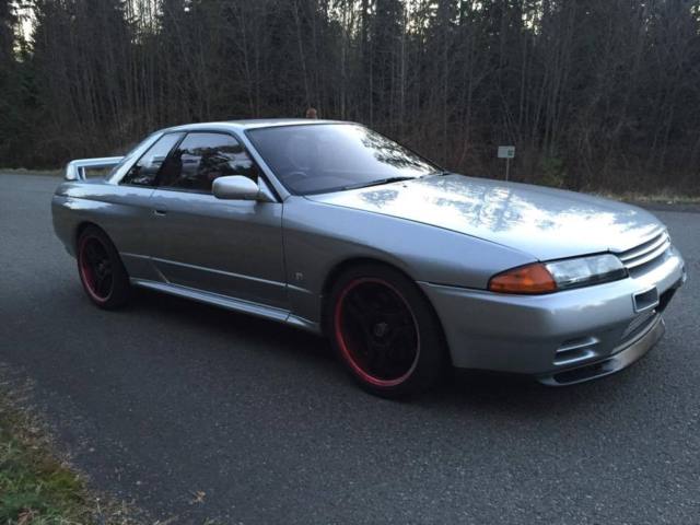 1989 Nissan Skyline R32 GTR AWD RB26DETT GODZILLA TWIN TURBO 5 SPEED 1967 Nissan GT-R