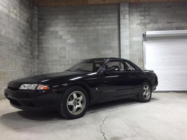 1989 Nissan Skyline R32 GTS-T 5 speed (very clean and original) 1960 Nissan GT-R