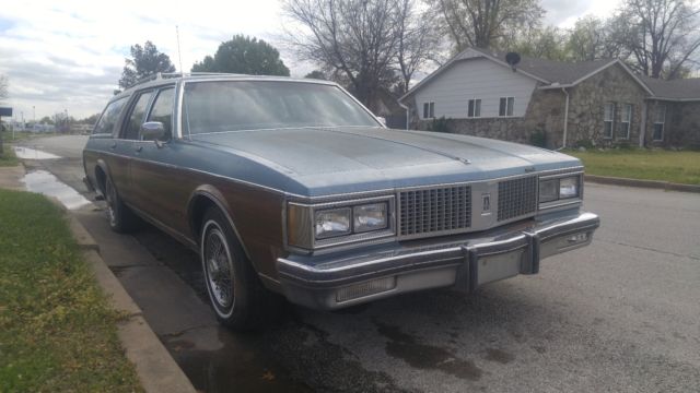 1989 Oldsmobile Custom Cruiser 1989 Oldsmobile Custom Cruiser