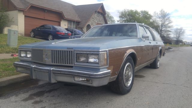 1989 Oldsmobile Custom Cruiser - photo 3