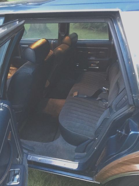 1989 Oldsmobile Custom Cruiser - photo 4