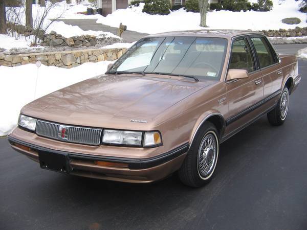 1989 OLDSMOBILE CUTLASS CIERA 29,000 MILES 1989 Oldsmobile Ciera