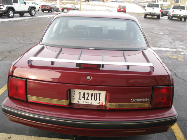 1989 Oldsmobile Cutlass Base Sedan 4-Door - photo 9