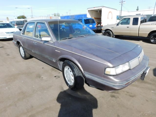 1989 Oldsmobile Cutlass Base Sedan 4-Door - photo 7