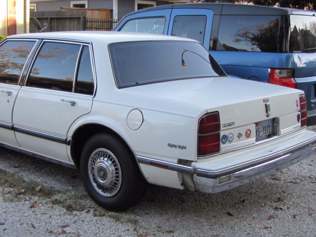 1989 Oldsmobile Eighty-Eight Royal Brougham - photo 6