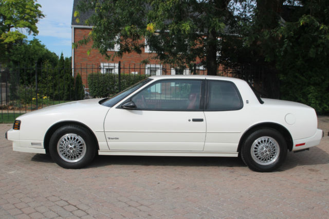 1989 Oldsmobile Toronado - photo 2