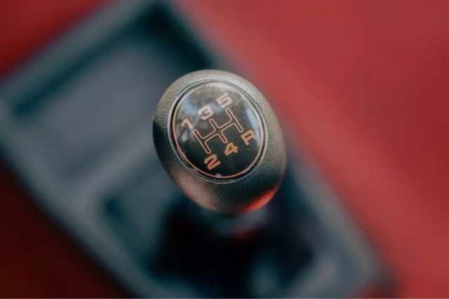 1989 PEUGEOT 205 RALLYE compact hatchback - photo 11