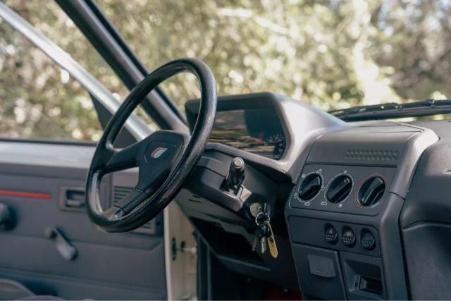 1989 PEUGEOT 205 RALLYE compact hatchback - photo 9