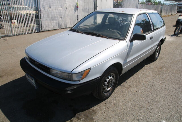 1989 Plymouth Colt - photo 2