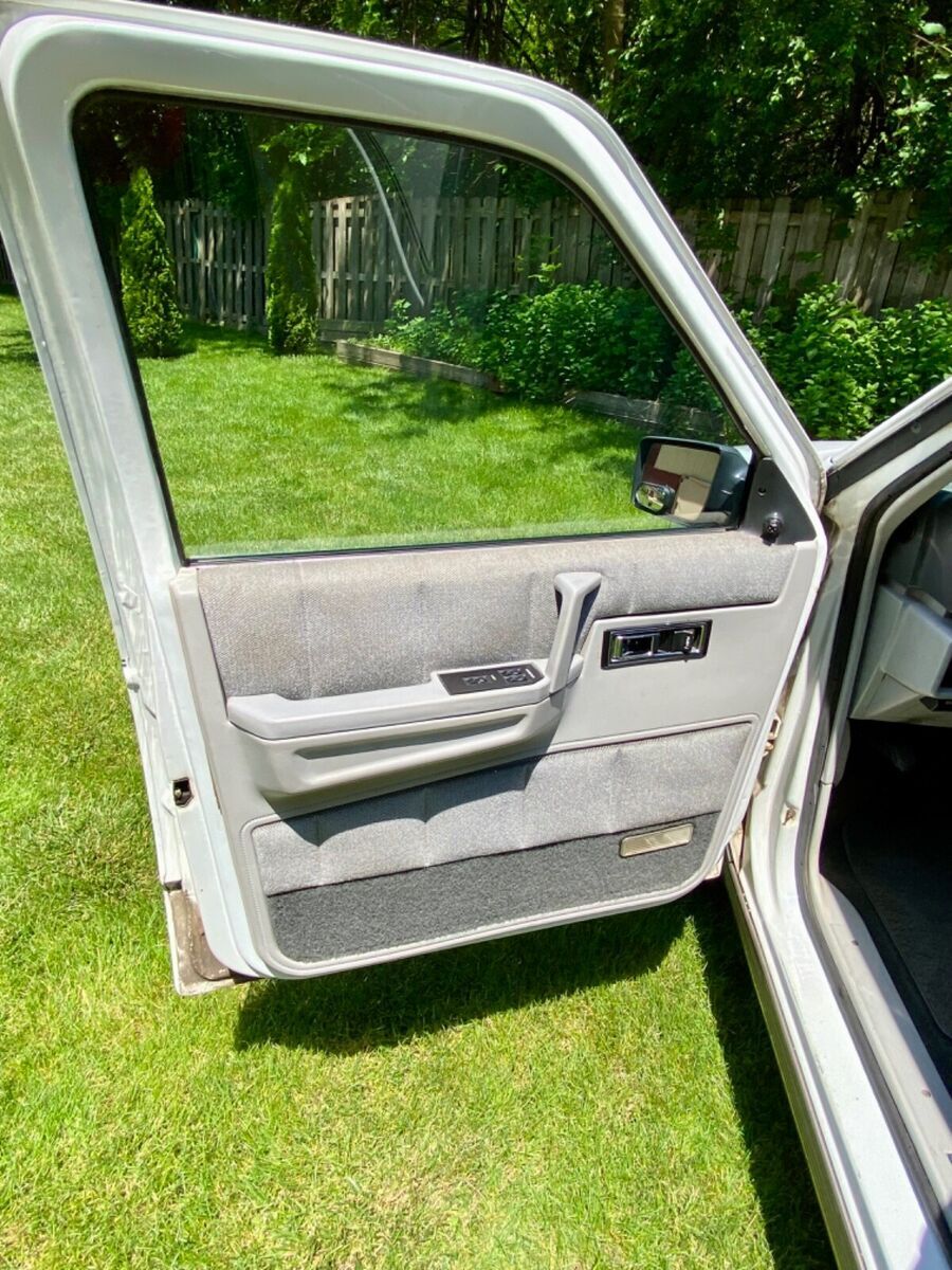 1989 Plymouth Voyager LX - photo 11