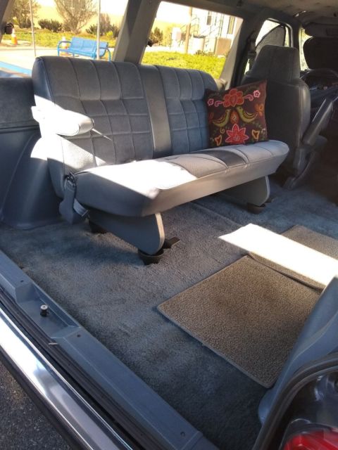 1989 Plymouth Voyager SE - photo 2