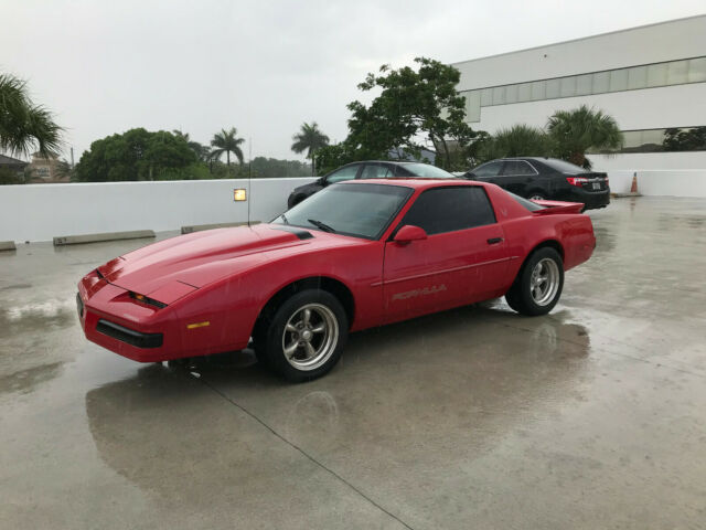 1989 Pontiac Firebird Formula 5.0L V8 1989 Pontiac Firebird