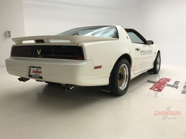 1989 Pontiac Firebird Trans Am GTA 20th Anniversary Pace Car - photo 12