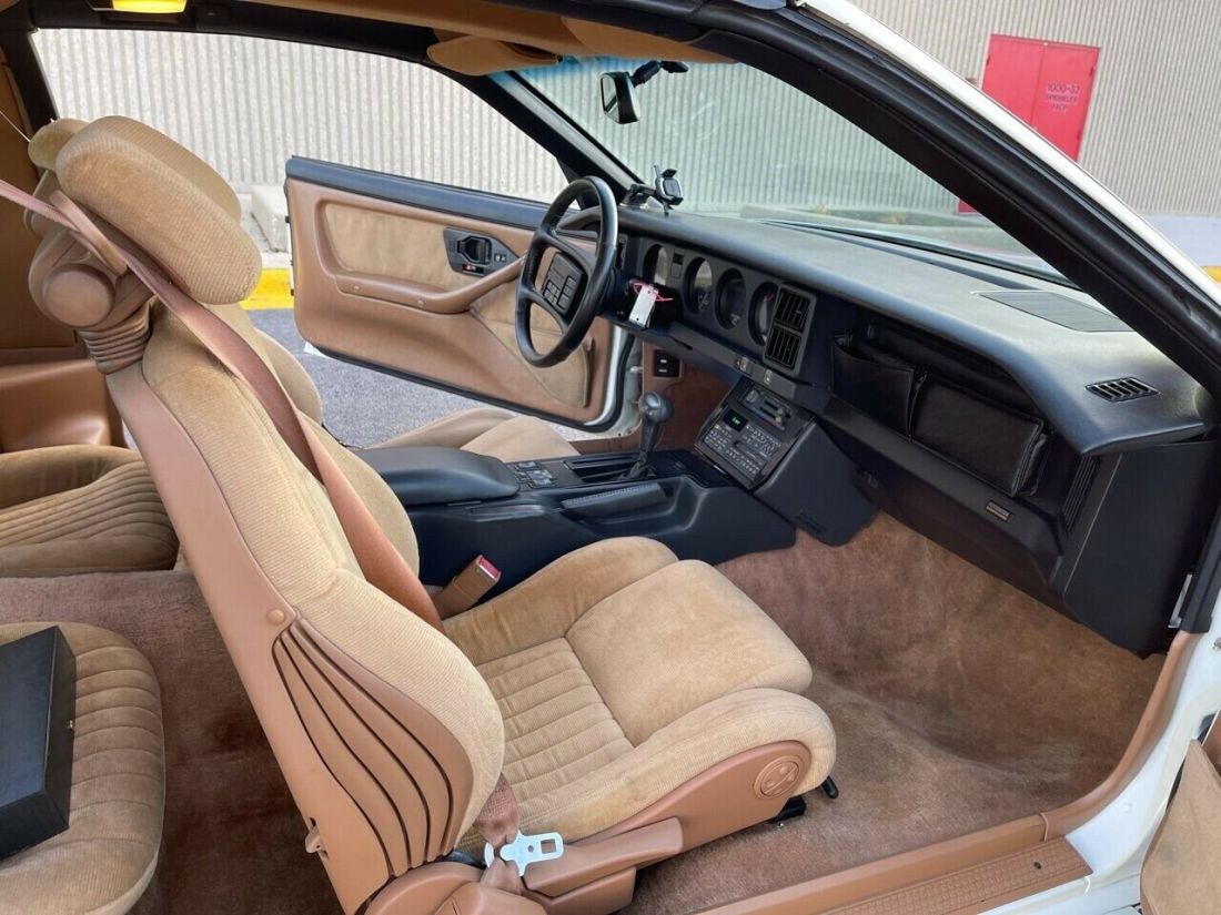 1989 Pontiac Firebird Trans Am GTA 2dr Hatchback - photo 12