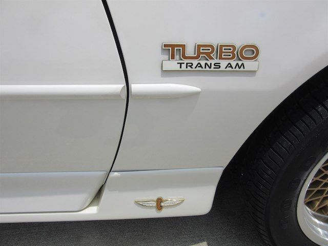 1989 Pontiac Firebird Trans Am GTA Indy 500 Pace Car - photo 12