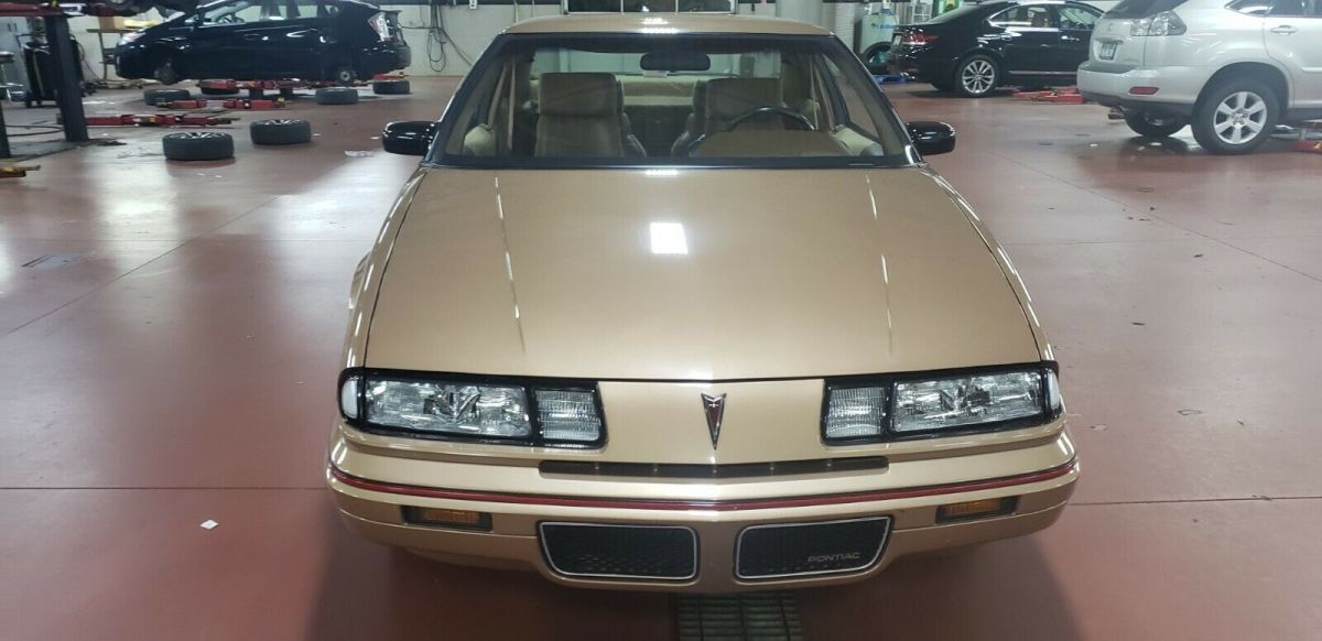 1989 Pontiac Grand Prix SE - photo 11