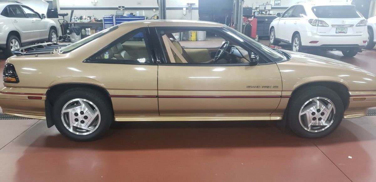 1989 Pontiac Grand Prix SE - photo 8