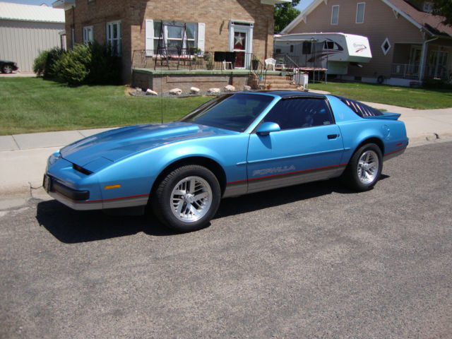 1989 Pontiac T-top Firebird 305ci 5 speed LOW LOW MILES 1989 Pontiac Firebird