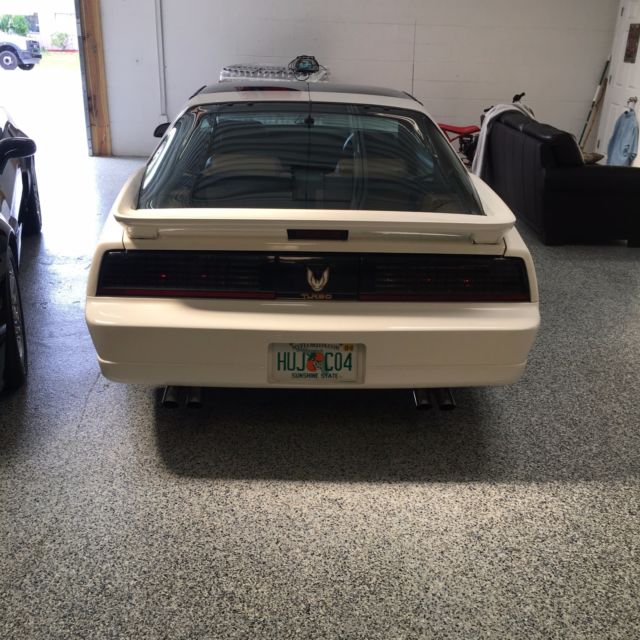 1989 Pontiac Trans Am leather - photo 10