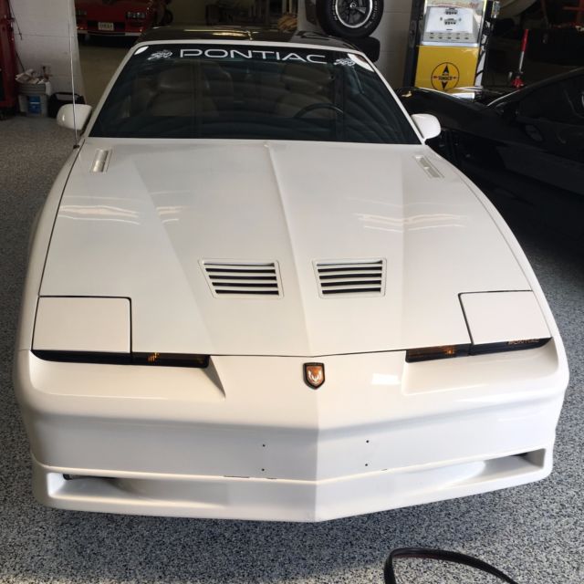 1989 Pontiac Trans Am leather - photo 6