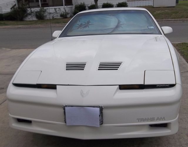 1989 Pontiac Trans Am Classic Sport Collector Coupe Car RWD V8 305 Automatic 1989 Pontiac Trans Am SMALL SIVER EAGLES