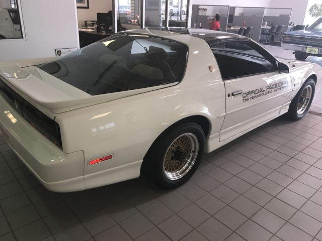 1989 Pontiac Trans Am INDY 500 FESTIVAL - photo 2