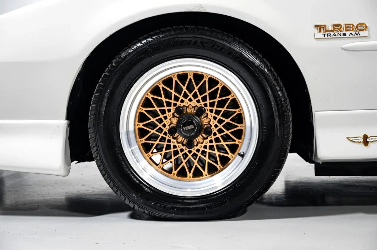 1989 Pontiac Trans Am - photo 9