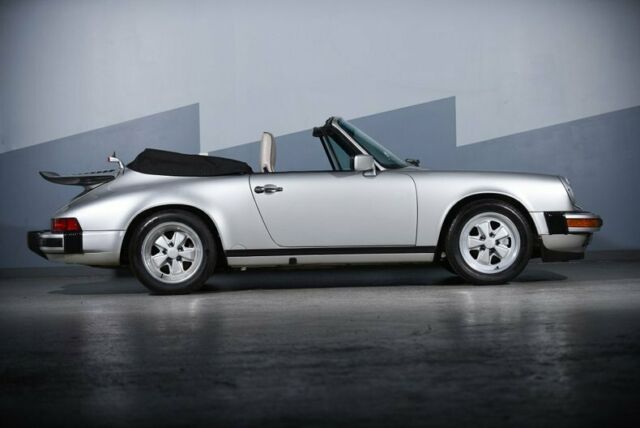 1989 Porsche 911 2dr Cabriolet 5-Spd - photo 2