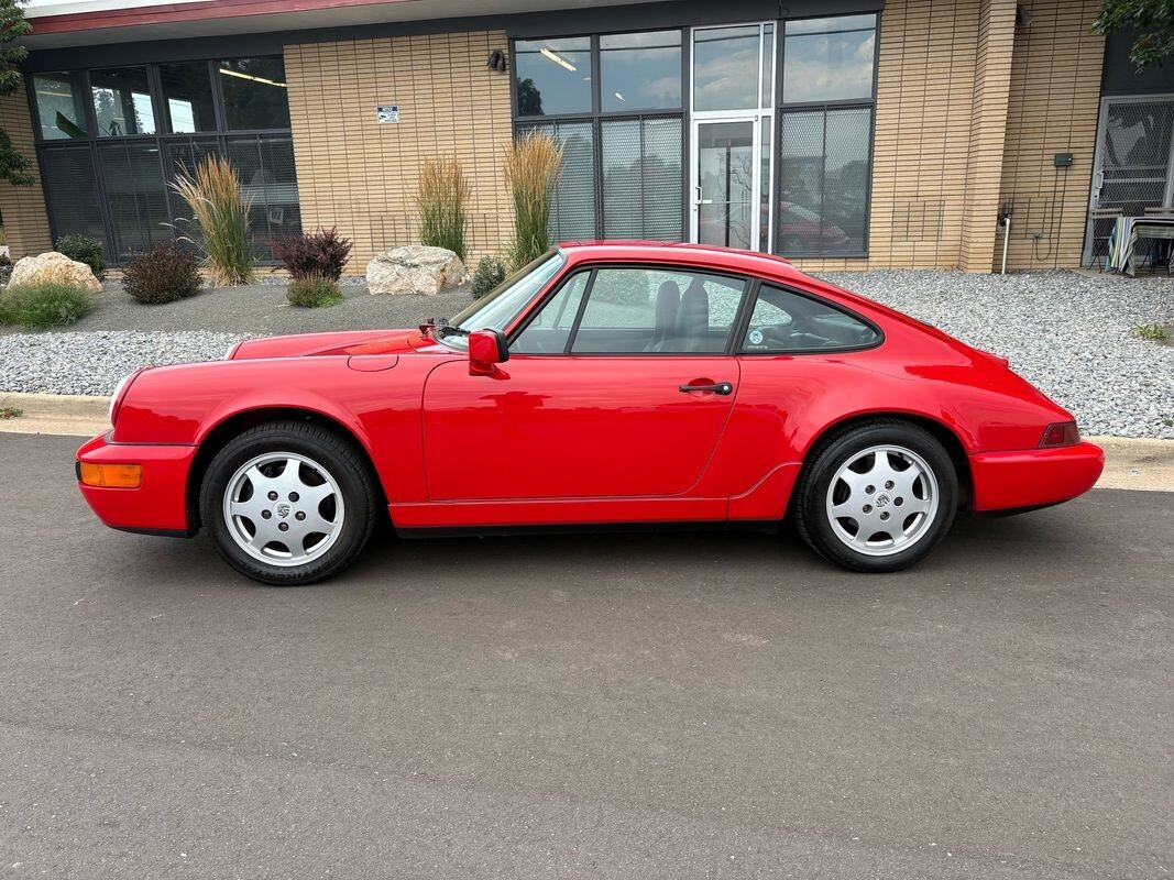 1989 Porsche 911 Carrera 4 very hard to find completely stock unmod - photo 2