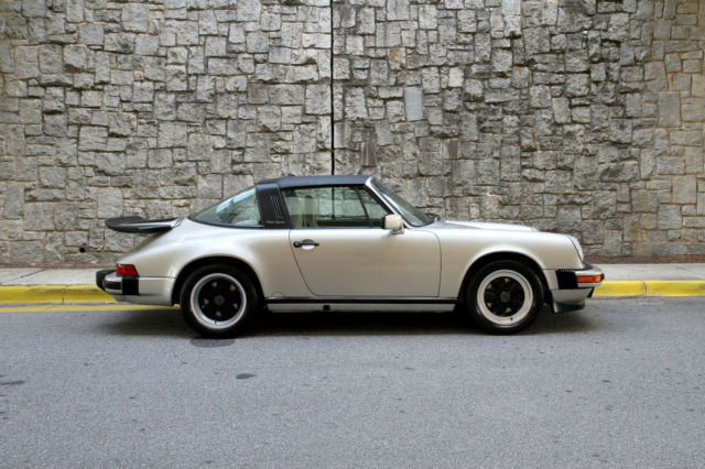 1989 Porsche 911 Carrera Targa 2-Door - photo 2