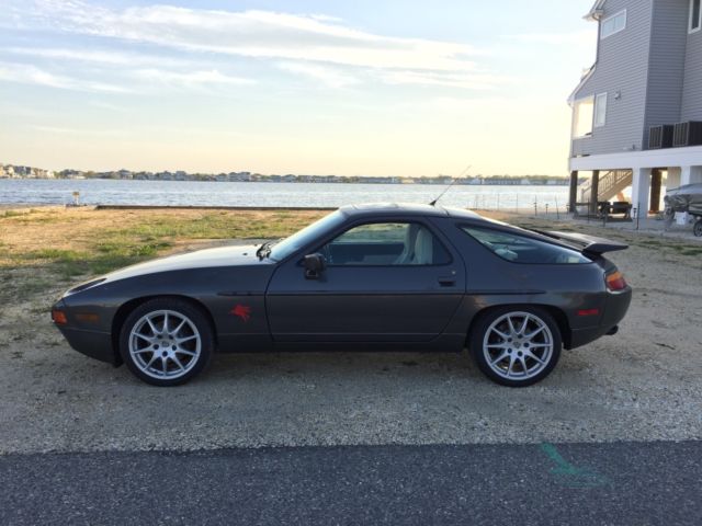 1989 Porsche 928 S4 - 5 Speed 1989 Porsche 928 S4