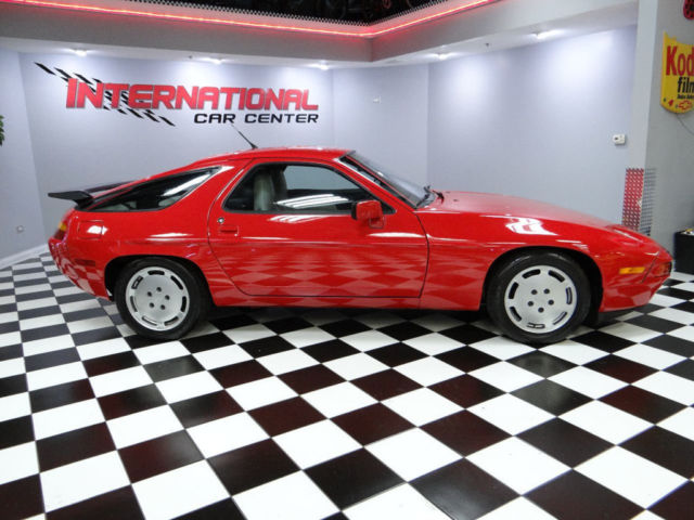 1989 Porsche 928 2dr Coupe - photo 2
