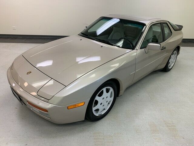 1989 Porsche 944 Turbo 5-Speed Manual Transmission Low miles only 3 - photo 2