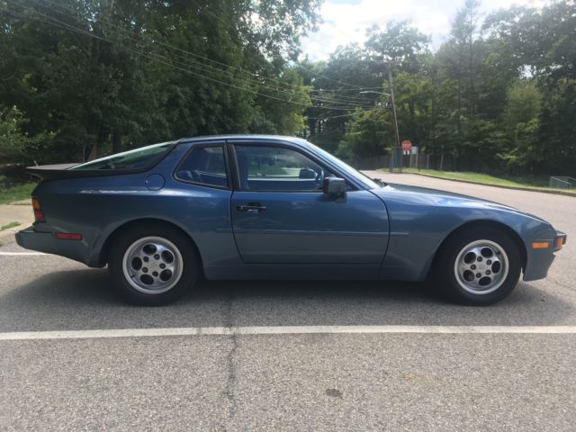 1989 Porsche 944 coupe with 31,200 original miles in beautiful condition 1989 Porsche 944
