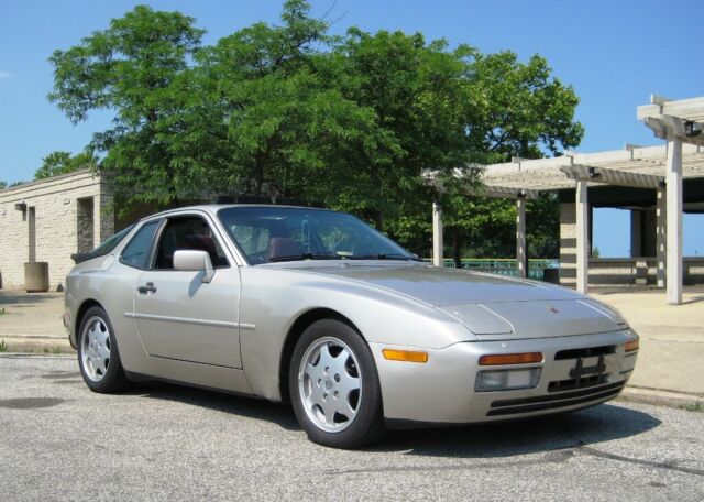 1989 Porsche 944 S2 Rare Collectible Coupe - Desirable Color Combination 1989 Porsche 944 S2
