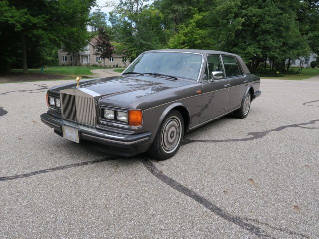 1989 Rolls-Royce Silver Spur "Low Miles" 1989 Rolls-Royce Silver Spirit/Spur/Dawn