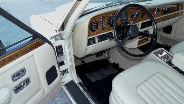 1989 Rolls-Royce Silver Spirit/Spur/Dawn GORGEOUS MAGNOLIA INTERIOR - photo 11