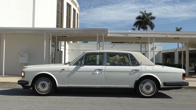 1989 Rolls-Royce Silver Spirit/Spur/Dawn GORGEOUS MAGNOLIA INTERIOR - photo 2