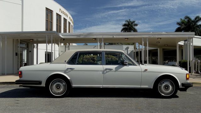 1989 Rolls-Royce Silver Spirit/Spur/Dawn GORGEOUS MAGNOLIA INTERIOR - photo 3