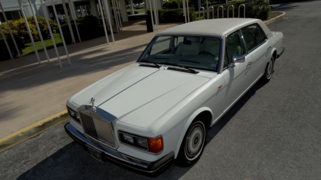 1989 Rolls-Royce Silver Spirit/Spur/Dawn GORGEOUS MAGNOLIA INTERIOR - photo 4