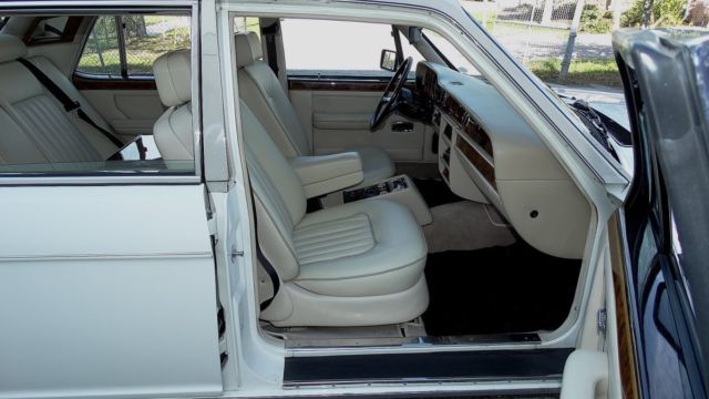 1989 Rolls-Royce Silver Spirit/Spur/Dawn GORGEOUS MAGNOLIA INTERIOR - photo 9
